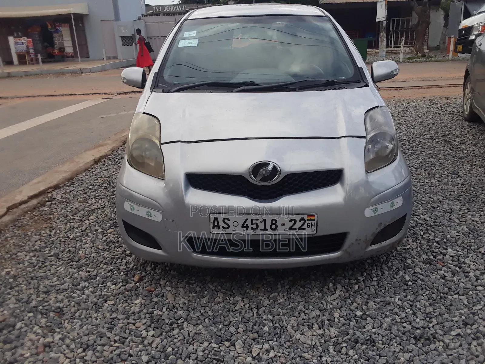 Toyota Vitz 2010 Gray