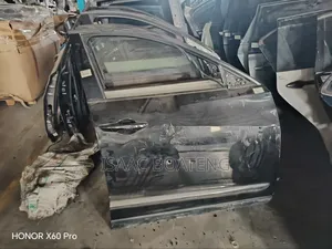 Acura RDX 2021 Empty Front Right Door
