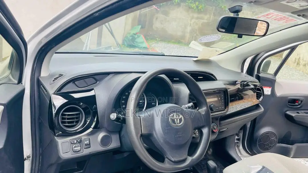 Toyota Vitz 2012 Gray