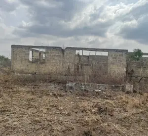 5bdrm House in Dawhenya for sale