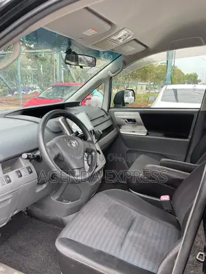 Toyota Voxy 2010 Black