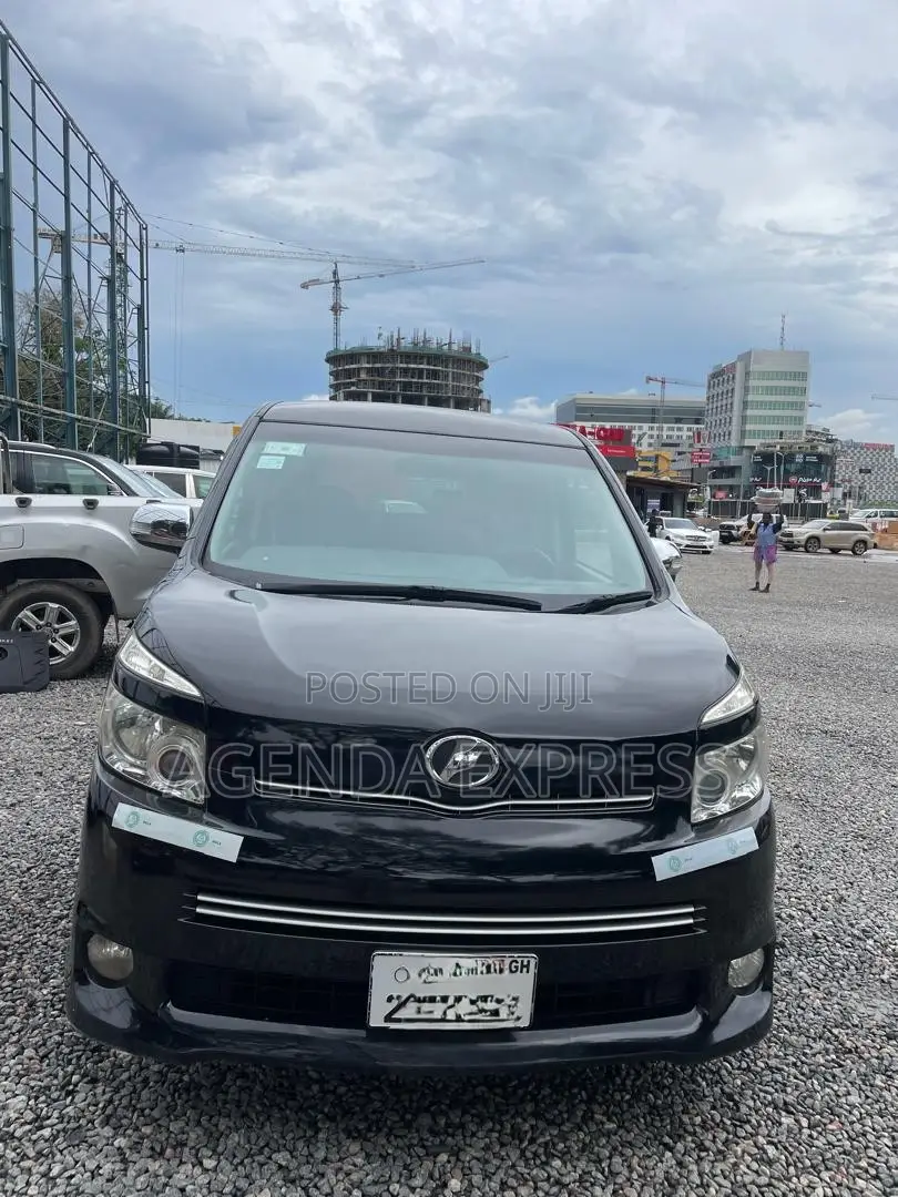 Toyota Voxy 2010 Black