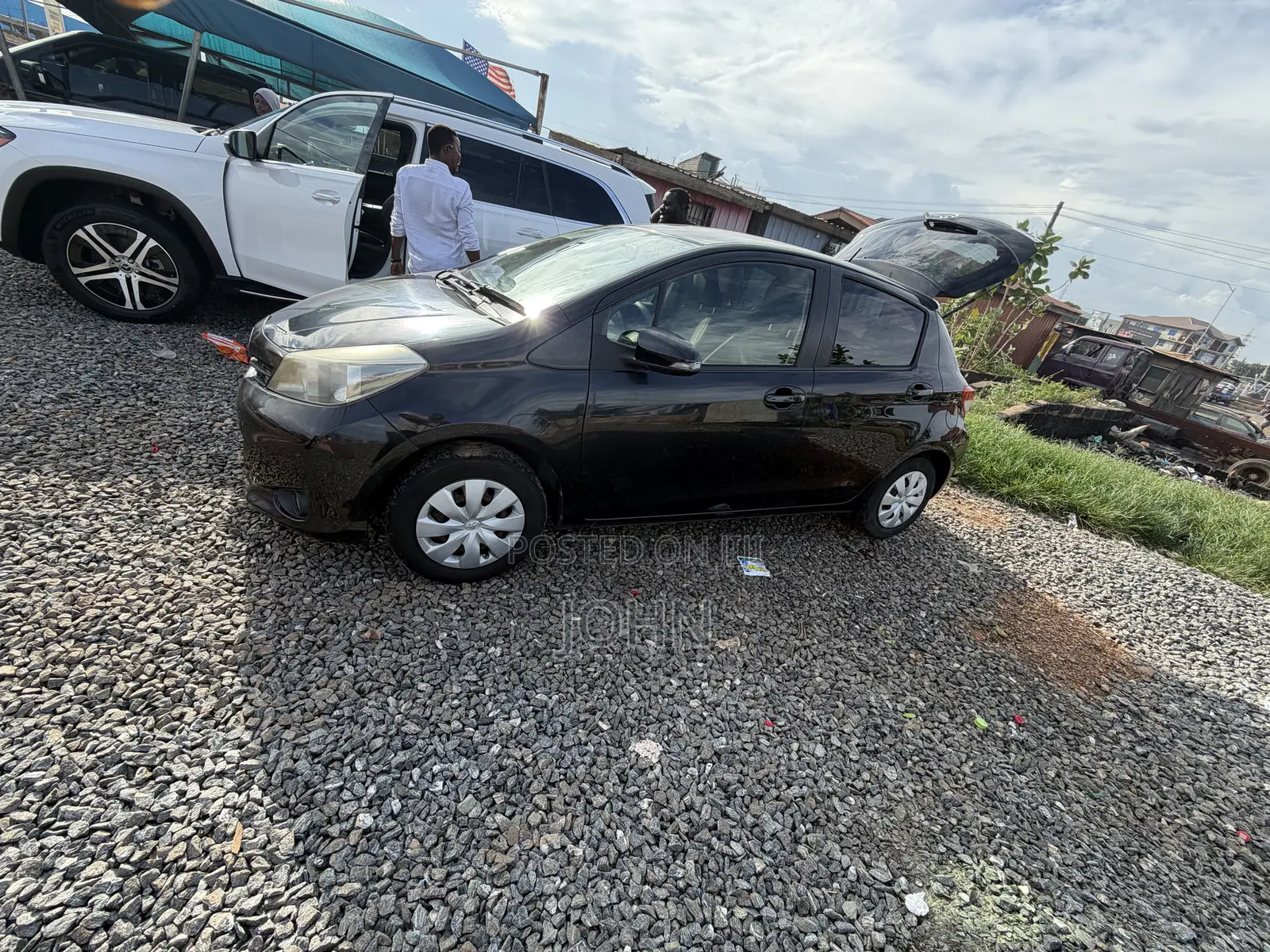 Toyota Vitz 1.3 FWD 5dr 2013 Black