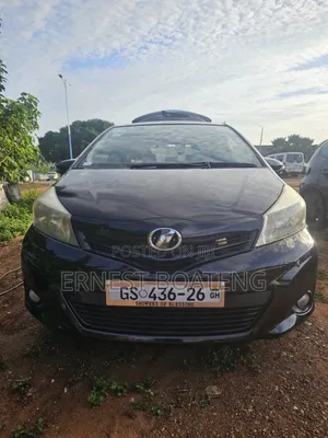 Toyota Vitz 1.0 FWD 3dr 2013 Maroon
