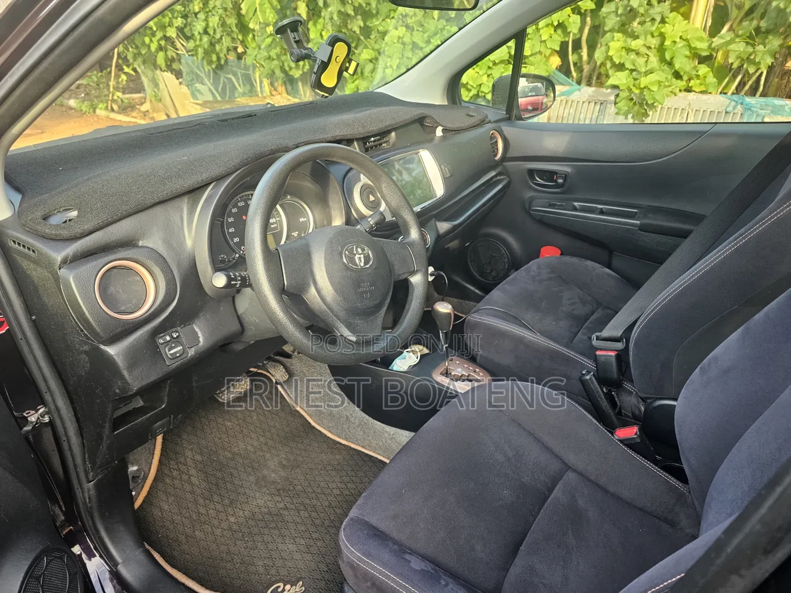 Toyota Vitz 1.0 FWD 3dr 2013 Maroon