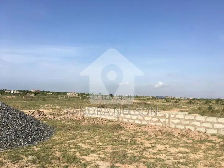 2 Plot of Land