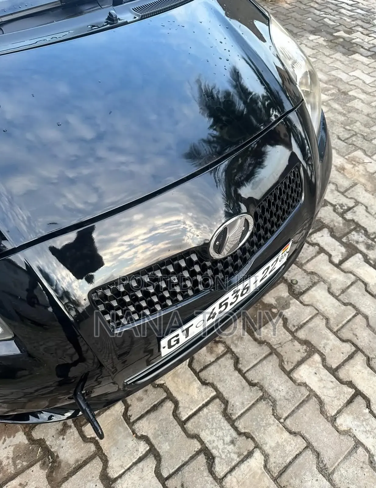 Toyota Vitz 1.3 FWD 5dr 2010 Black