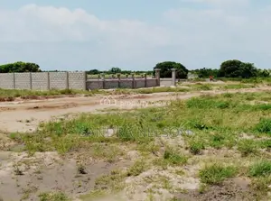 2 Plot of Land