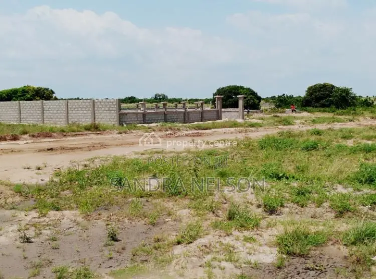 2 Plot of Land