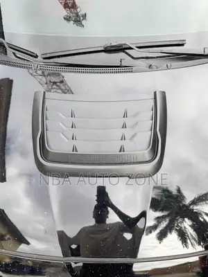 Universal Bonnet Different