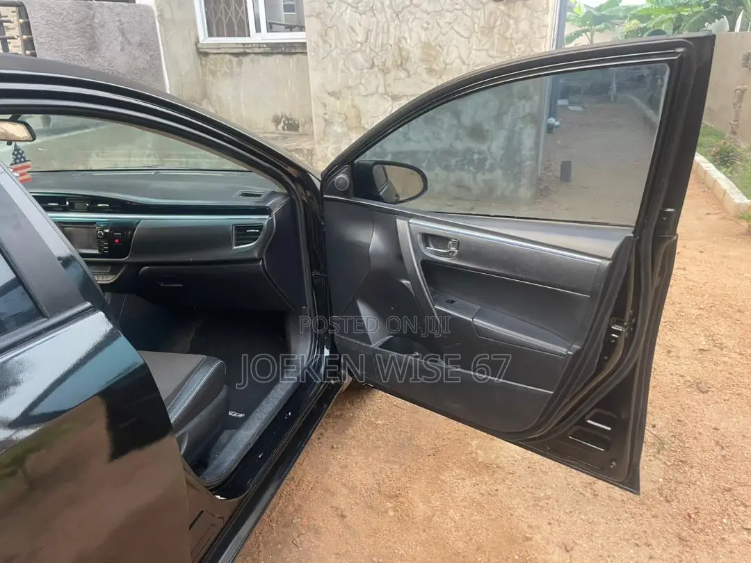 Toyota Corolla S 4dr Sedan (1.8L 4cyl CVT) 2016 Black