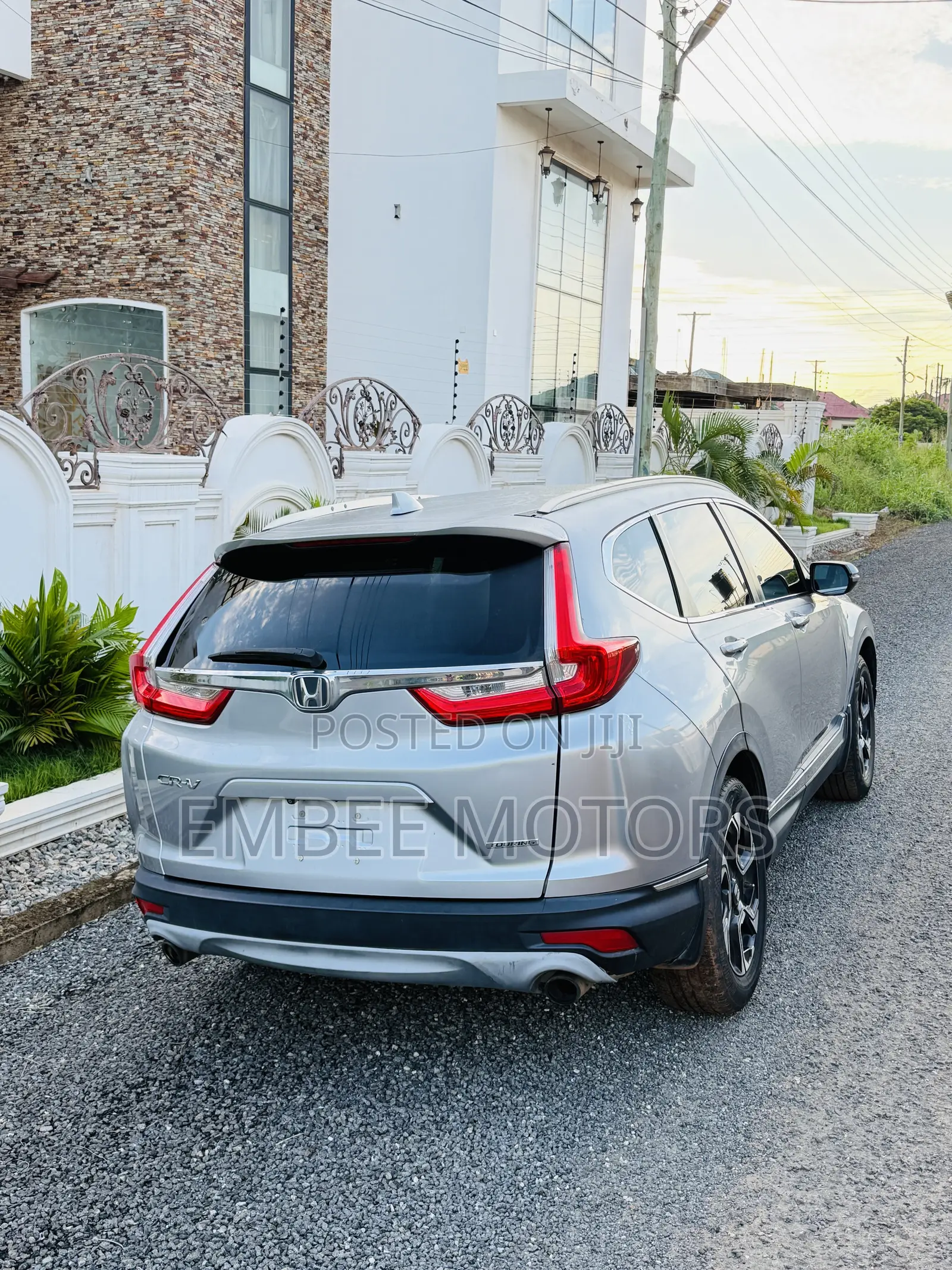 Honda CR-V Touring 4dr SUV AWD (1.5L 4cyl CVT) 2017 Silver