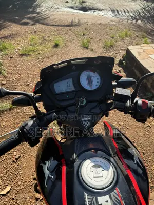 TVS Apache 180 RTR 2025 Black