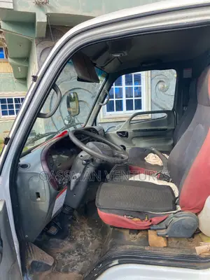 Hyundai Mighty 2