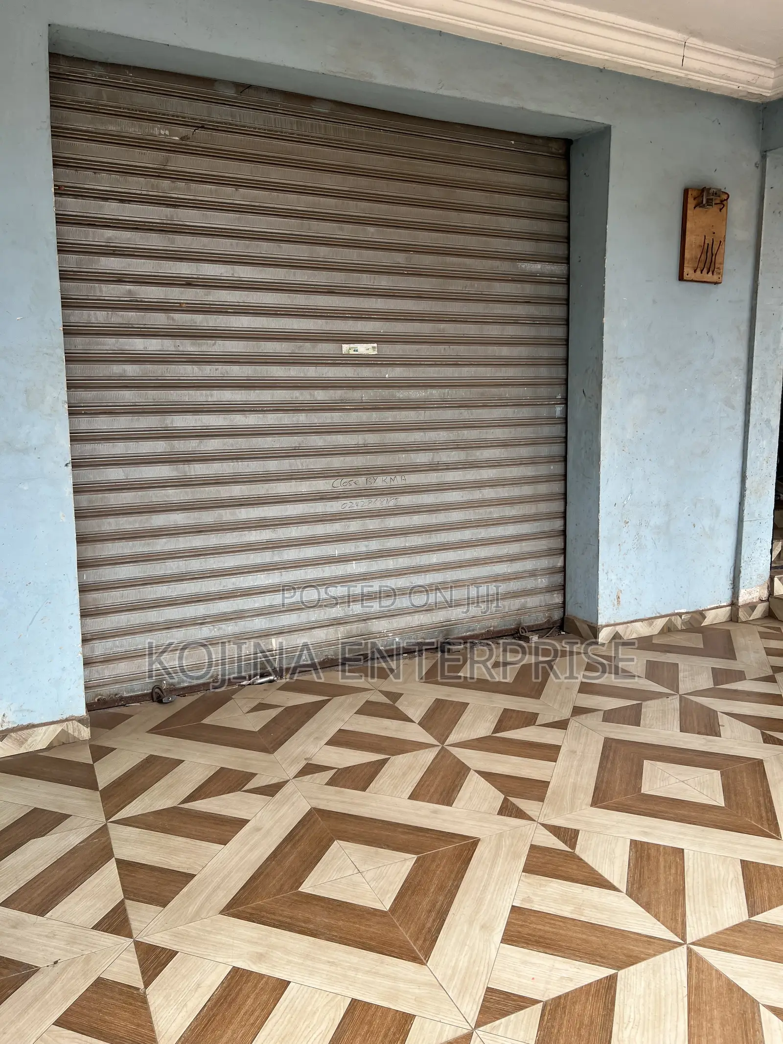Roadside 50sqm Commercial Stores Krofrom – Prime First Floor Spa