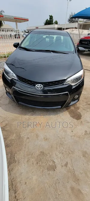 Toyota Corolla 2016 Black