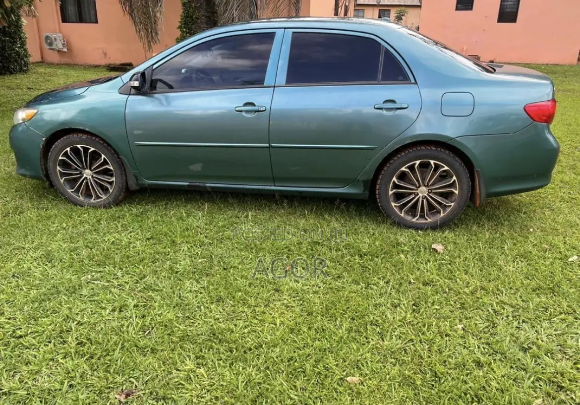 Toyota Corolla 2010 Green