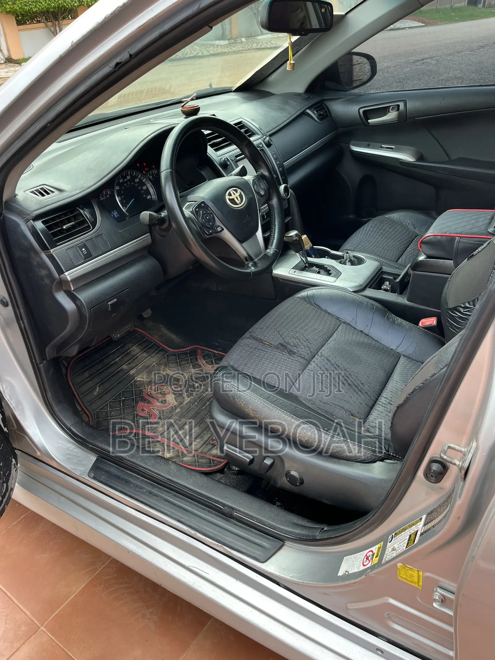 Toyota Camry SE 4dr Sedan (2.5L 4cyl 6A) 2013 Silver