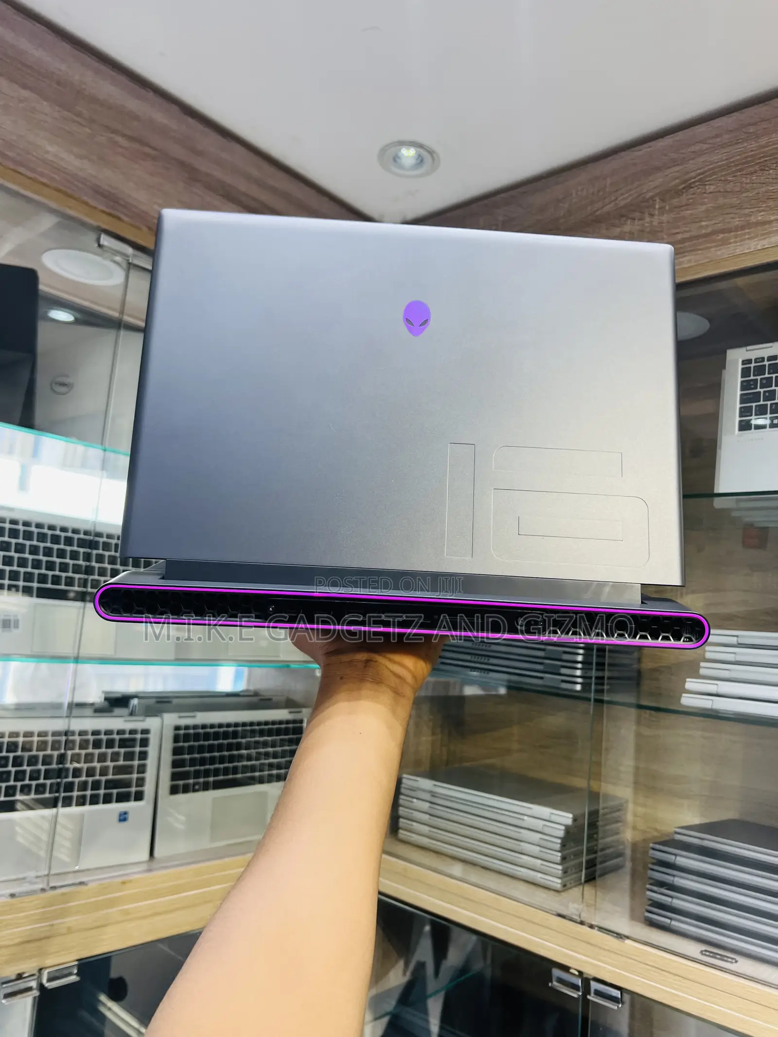 Laptop Dell Allienware M18 R1 16GB Intel Core i9 SSD 1T