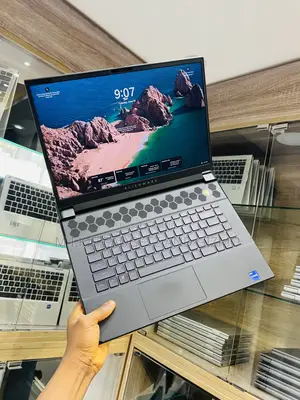 Laptop Dell Allienware M18 R1 16GB Intel Core i9 SSD 1T