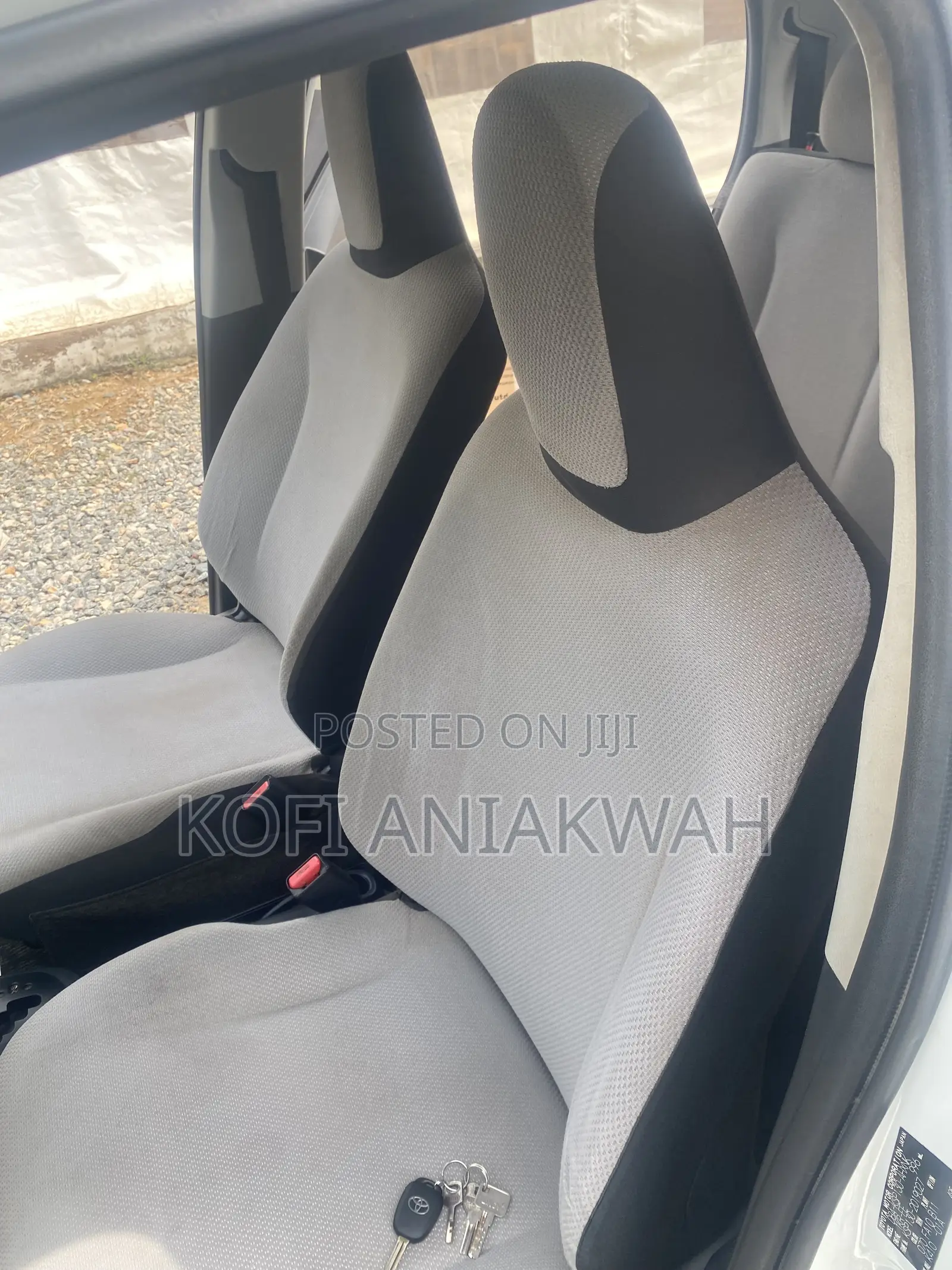 Toyota Vitz 1.0 FWD 3dr 2011 White