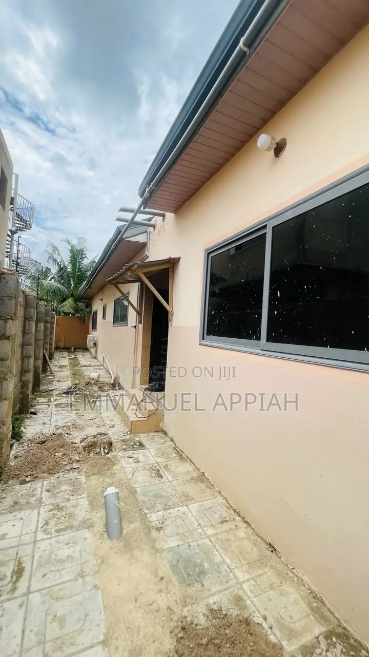 4bdrm House in Ablekuma Odumase for sale