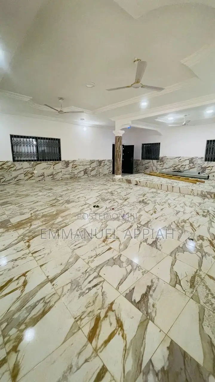 4bdrm House in Ablekuma Odumase for sale
