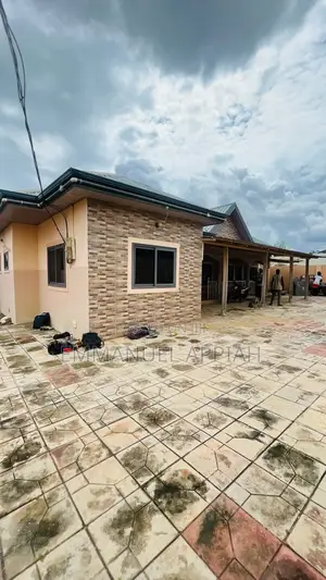 4bdrm House in Ablekuma Odumase for sale