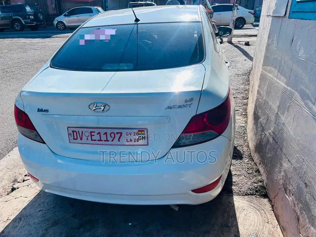 Hyundai Accent SE Sedan 2016 White