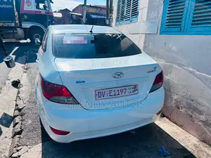Hyundai Accent SE Sedan 2016 White
