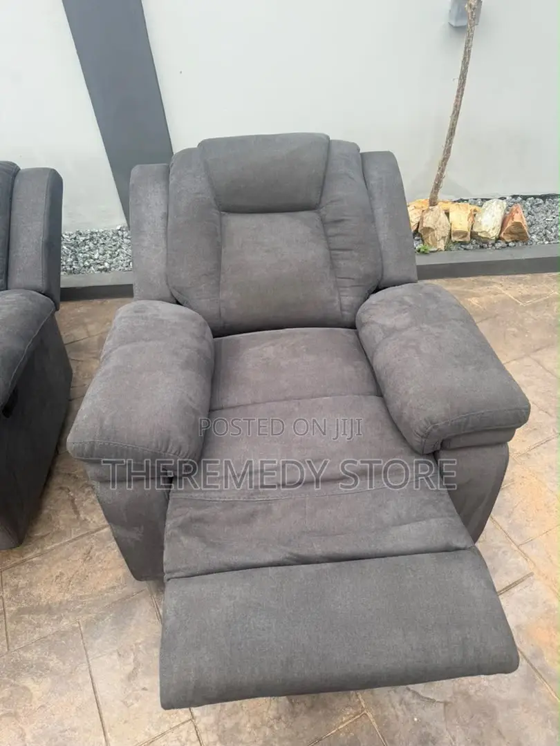 Recliner Sofa for Sale 20,000 Cedis. Negotiable