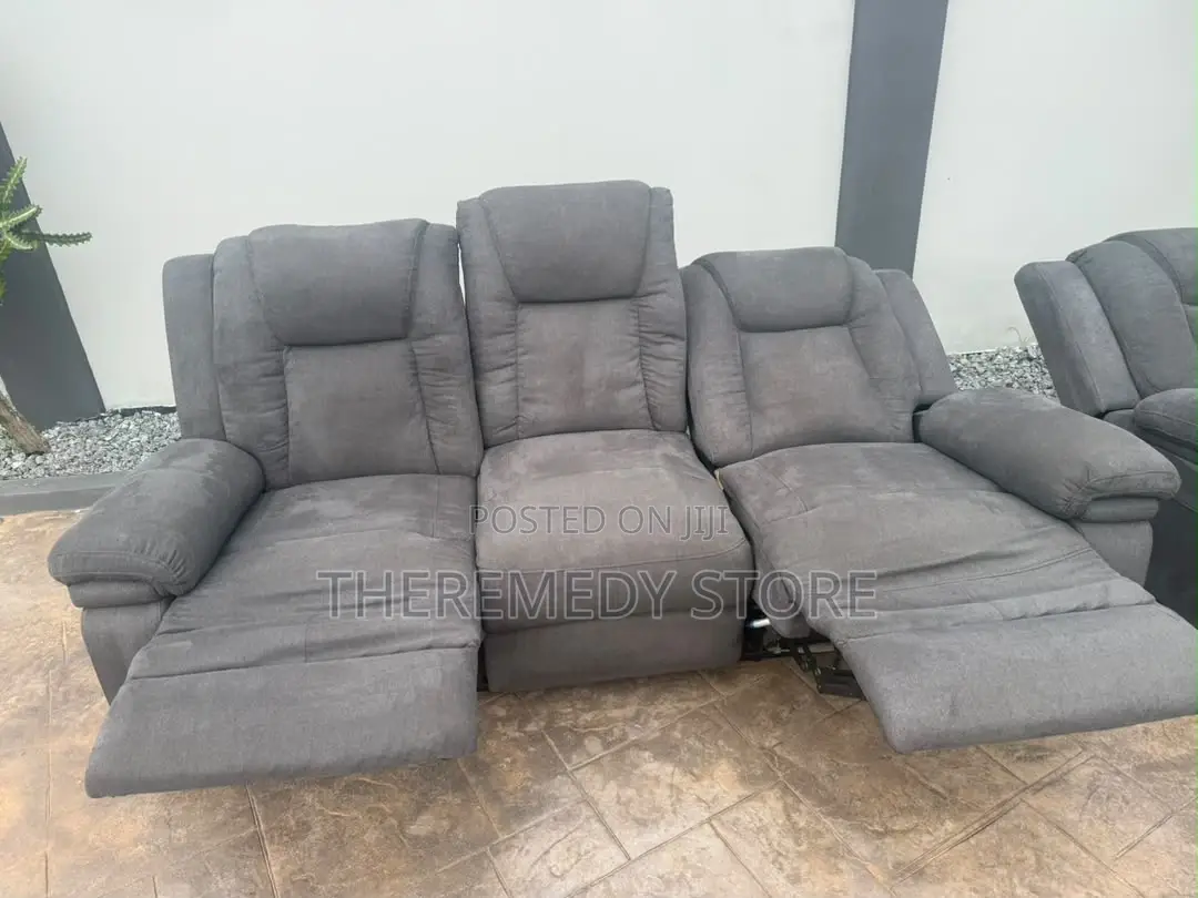 Recliner Sofa for Sale 20,000 Cedis. Negotiable