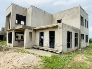 5bdrm House in Amoah, Takoradi for sale
