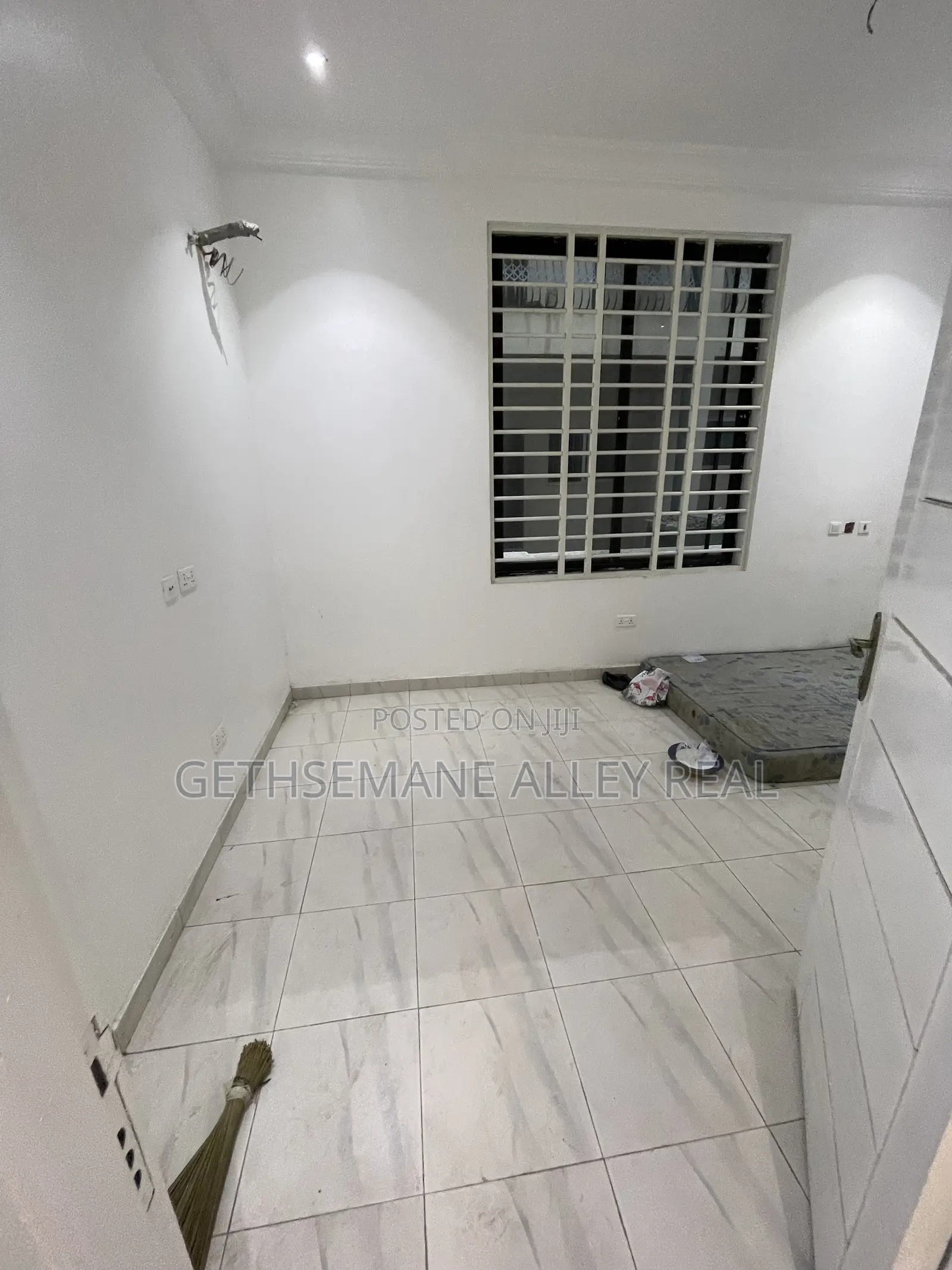 2bdrm Apartment in West Hills Area for rent