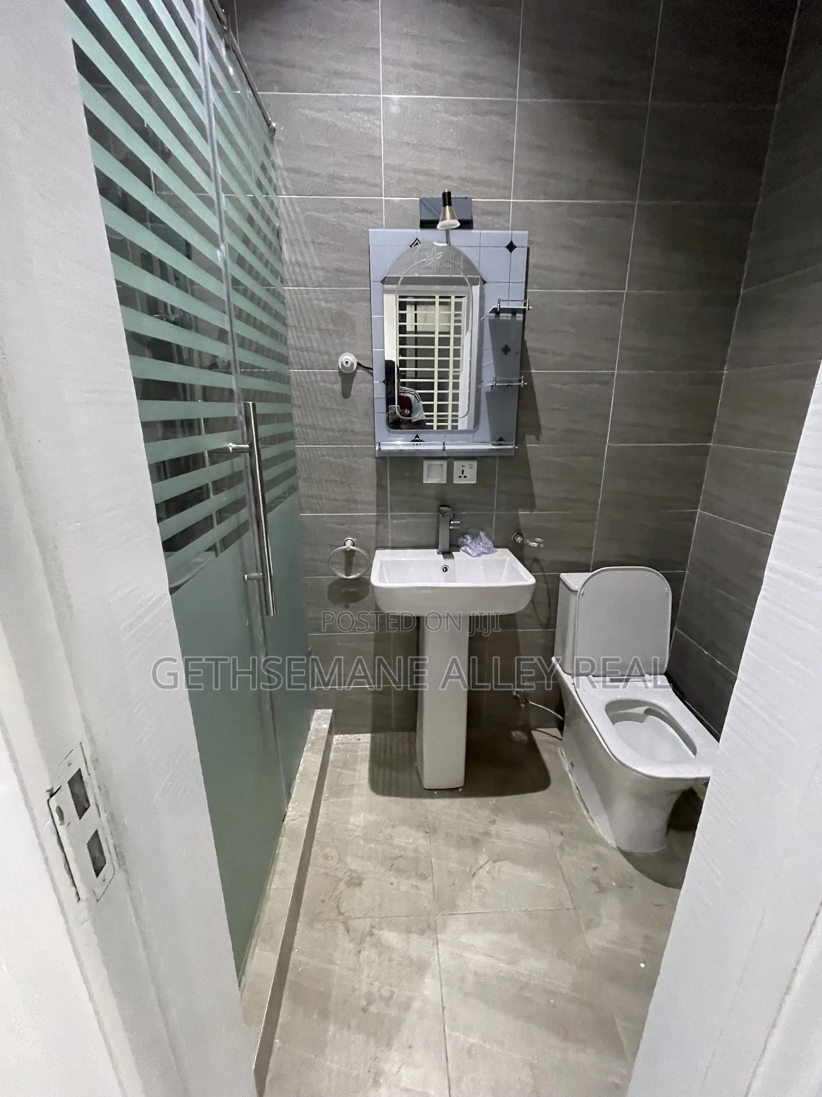 2bdrm Apartment in West Hills Area for rent