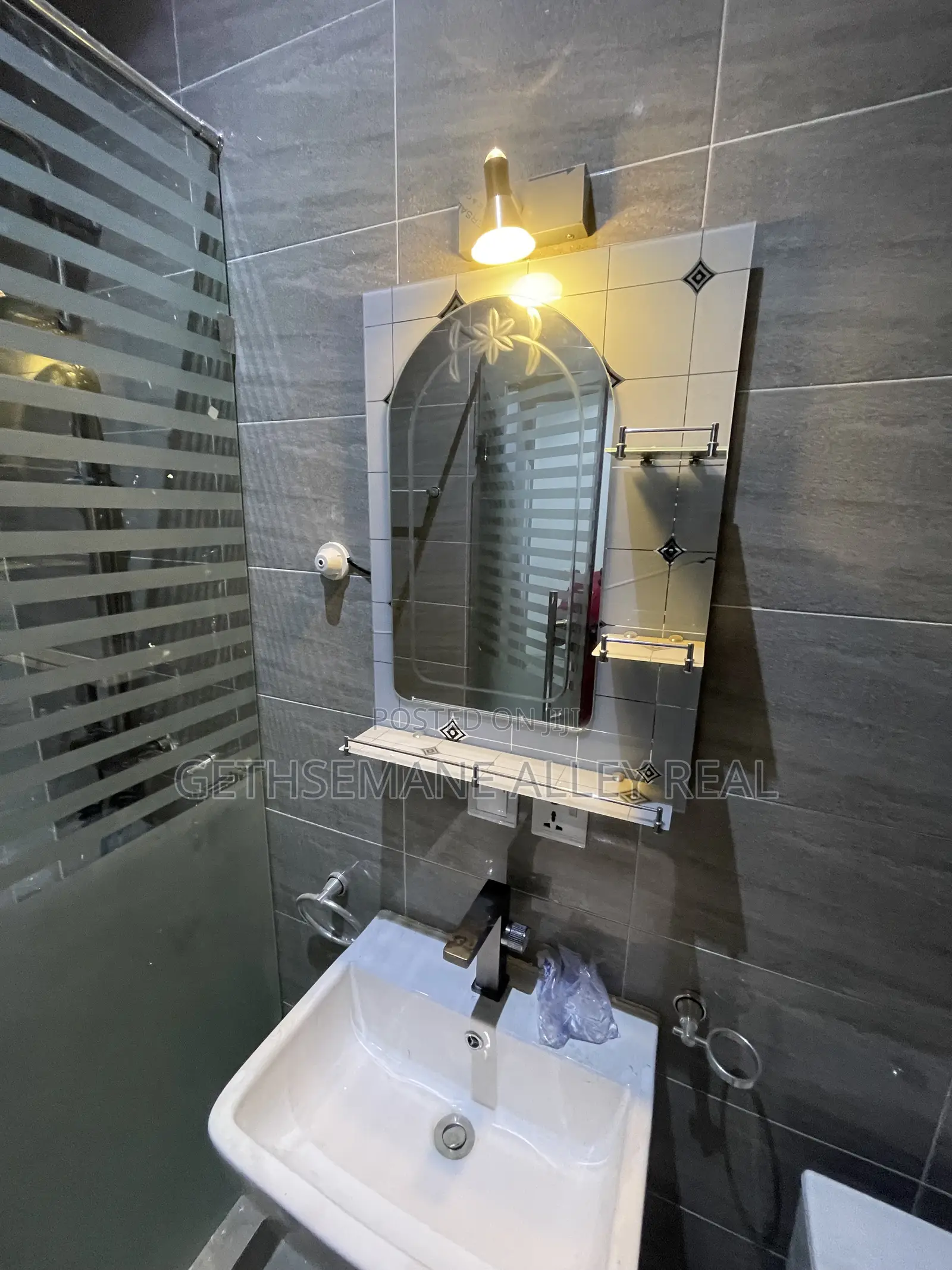 2bdrm Apartment in West Hills Area for rent