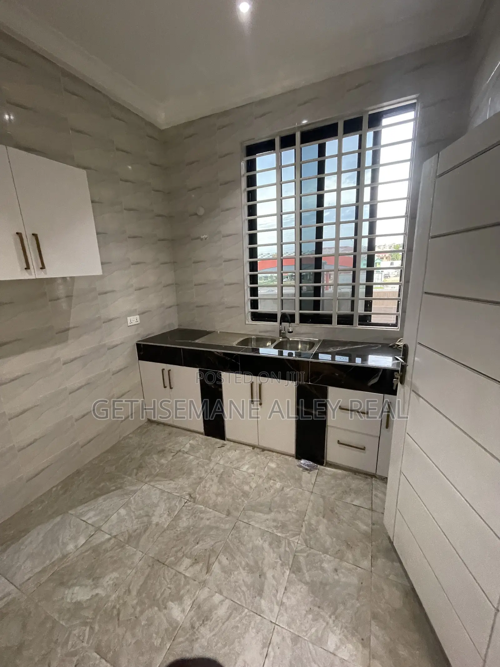 2bdrm Apartment in West Hills Area for rent