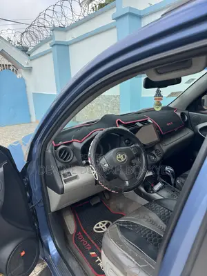 Toyota RAV4 2010 Blue