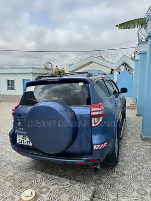 Toyota RAV4 2010 Blue