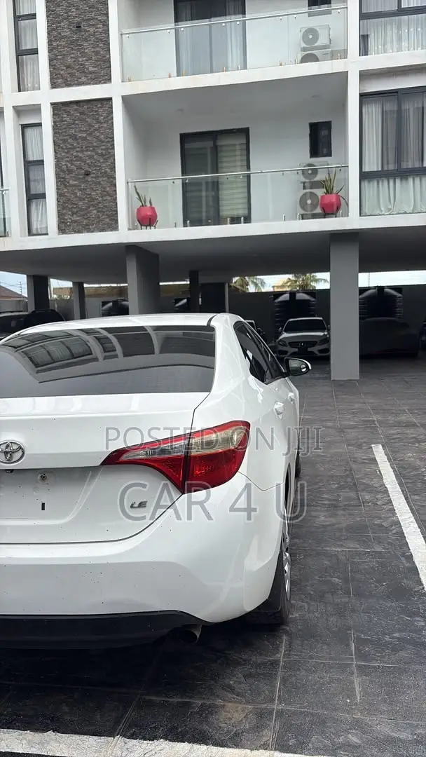 Toyota Corolla LE 4dr Sedan (1.8L 4cyl CVT) 2016 White