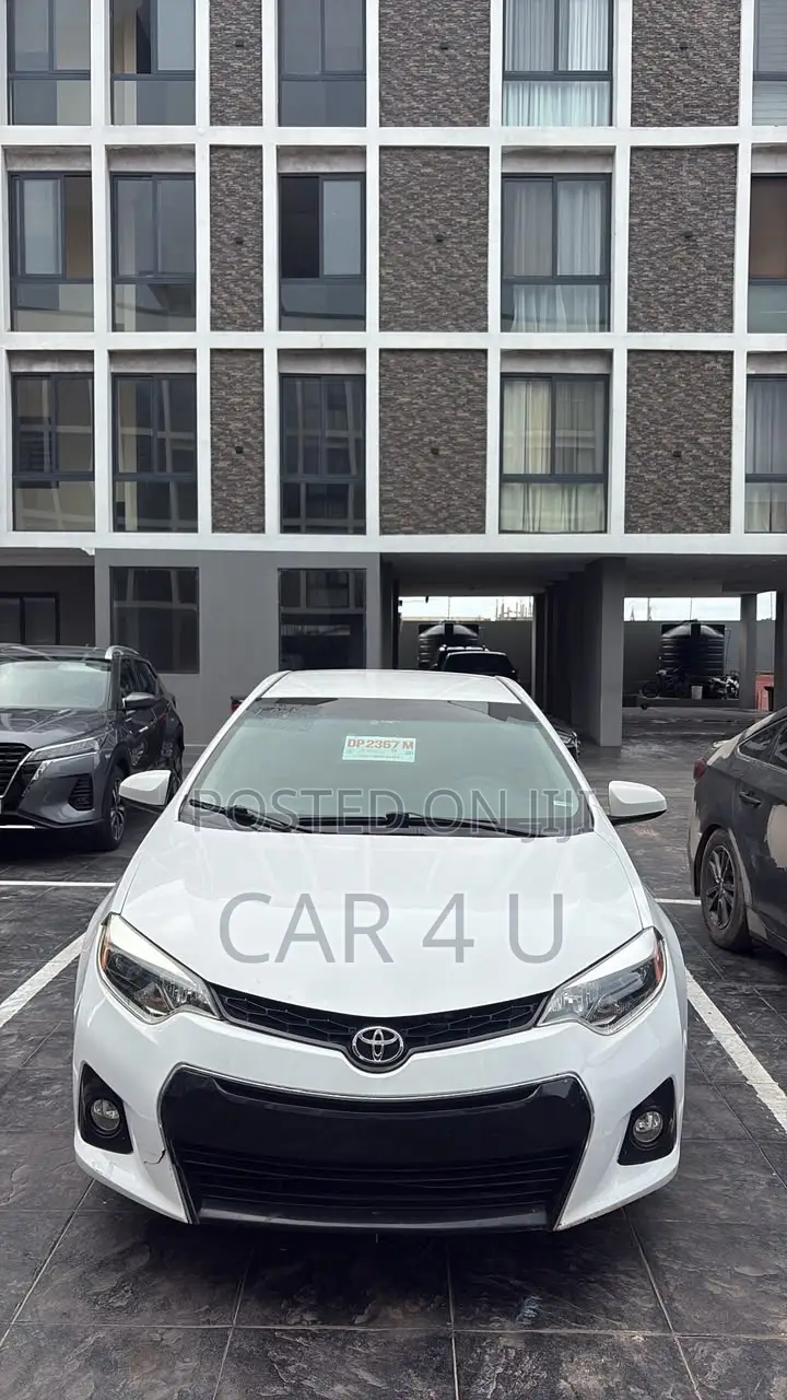 Toyota Corolla LE 4dr Sedan (1.8L 4cyl CVT) 2016 White