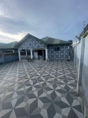 5bdrm House in Felmic Real Estate, Amasaman for sale