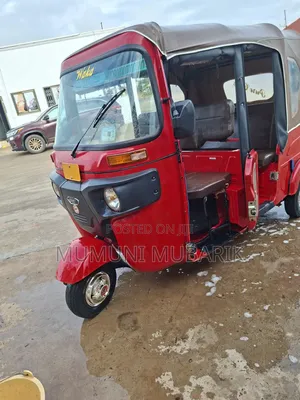 Bajaj RE 2025 Red