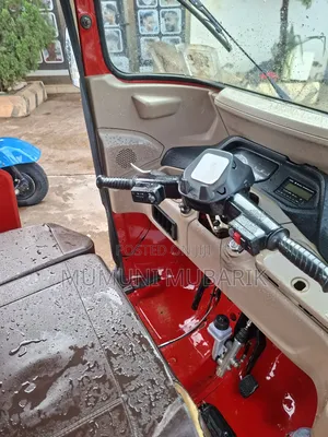Bajaj RE 2025 Red
