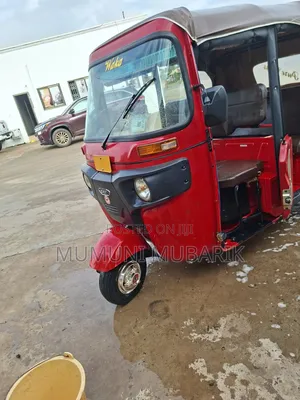 Bajaj RE 2025 Red