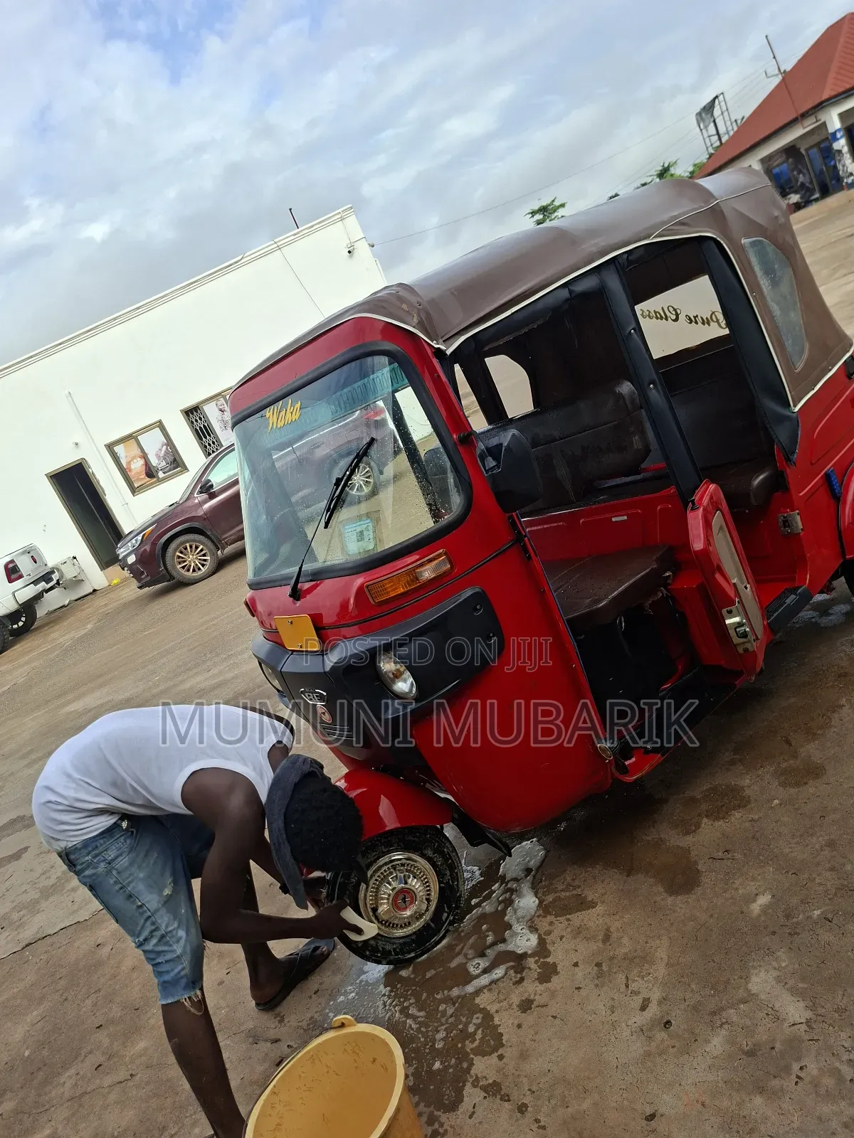 Bajaj RE 2025 Red