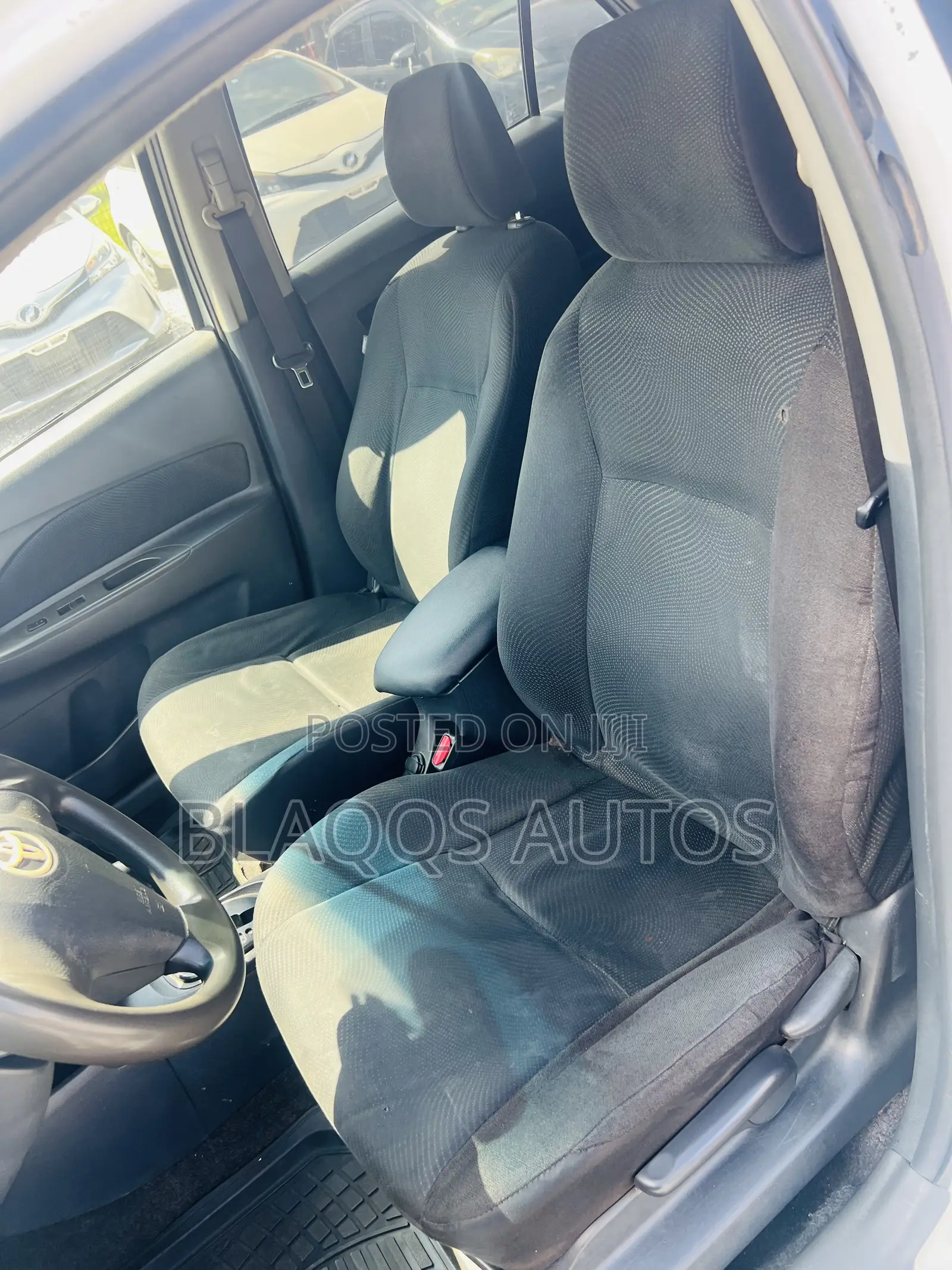 Toyota Yaris 2011 White