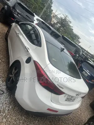 Hyundai Elantra GLS Sedan FWD (1.8L 4cyl 6M) 2013 White