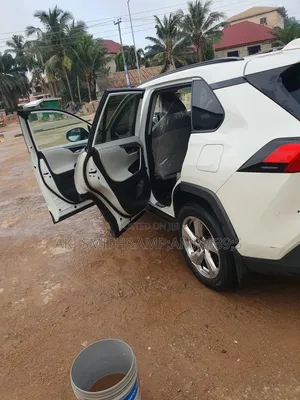 Toyota RAV4 Limited 2022 White