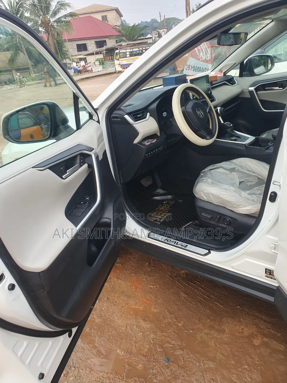 Toyota RAV4 Limited 2022 White